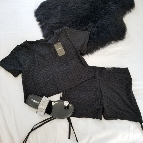 Yitong Top and short set - Picture 2 of 9